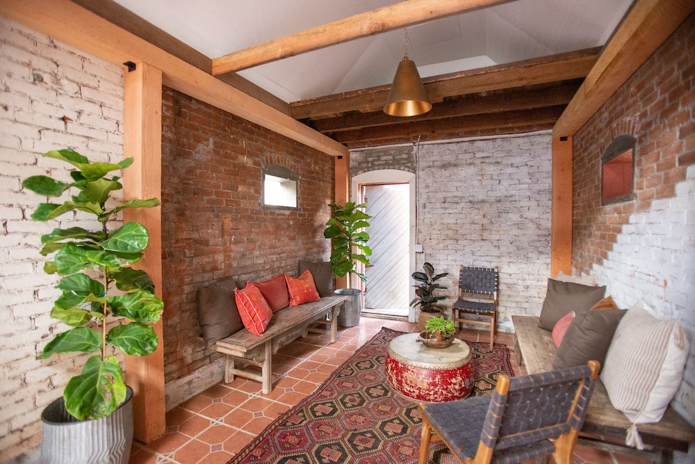 Husum Riverside Bed And Breakfast 35/50