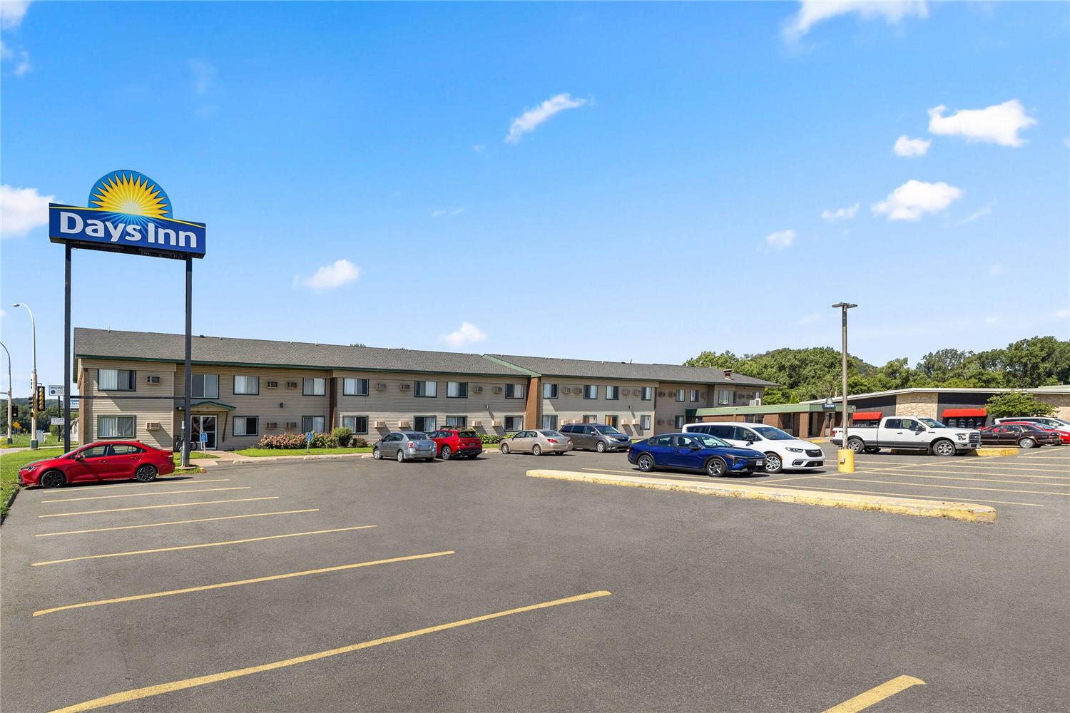 Days Inn by Wyndham Winona 25/27