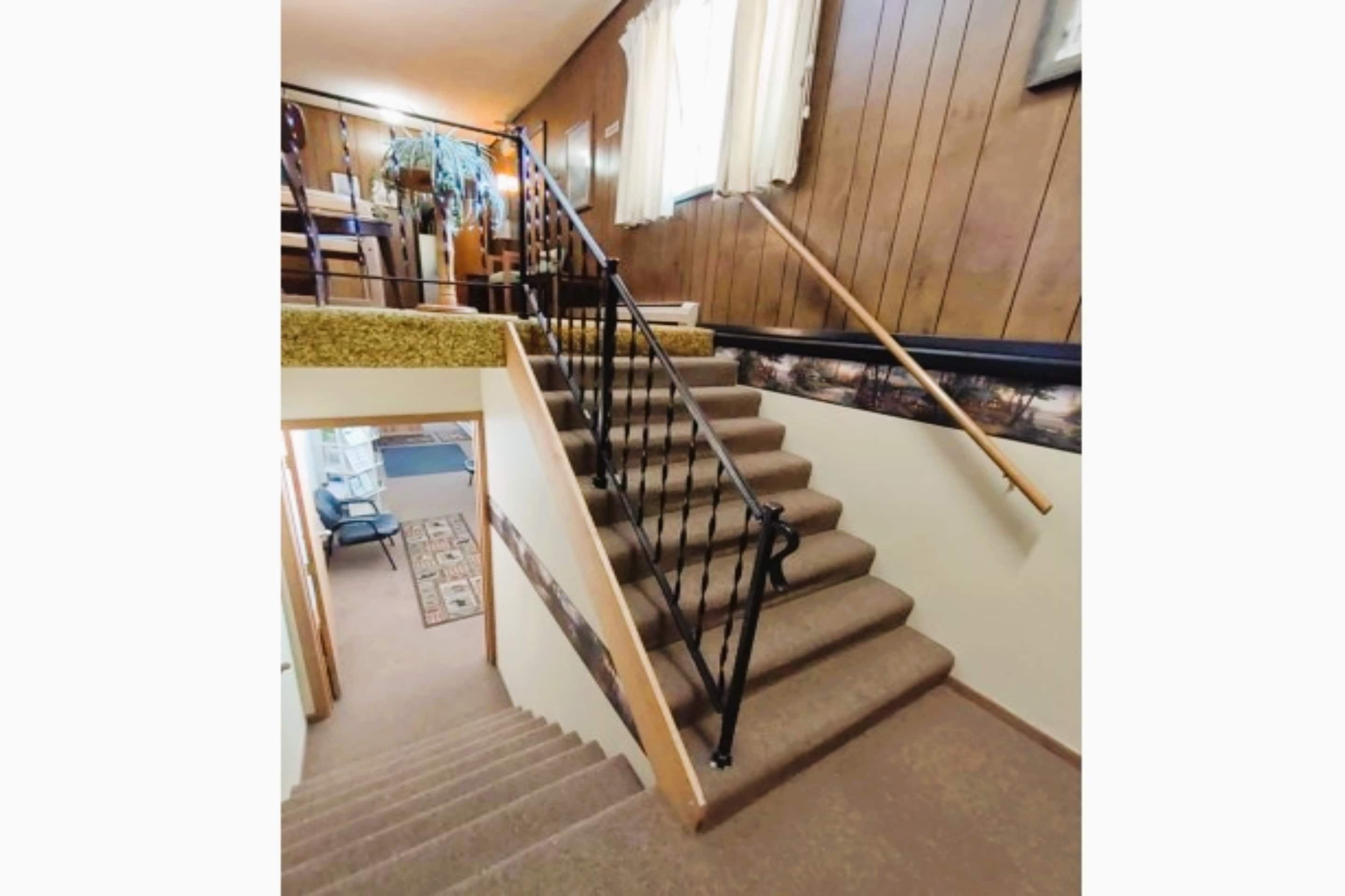 Hotels Voyageur at International Falls MN 12/25