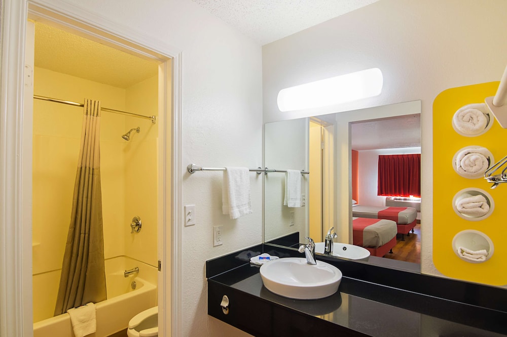 Motel6 Lawton, OK 44/46