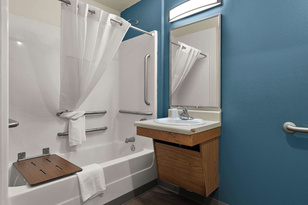 WoodSpring Suites Champaign near University 37/38
