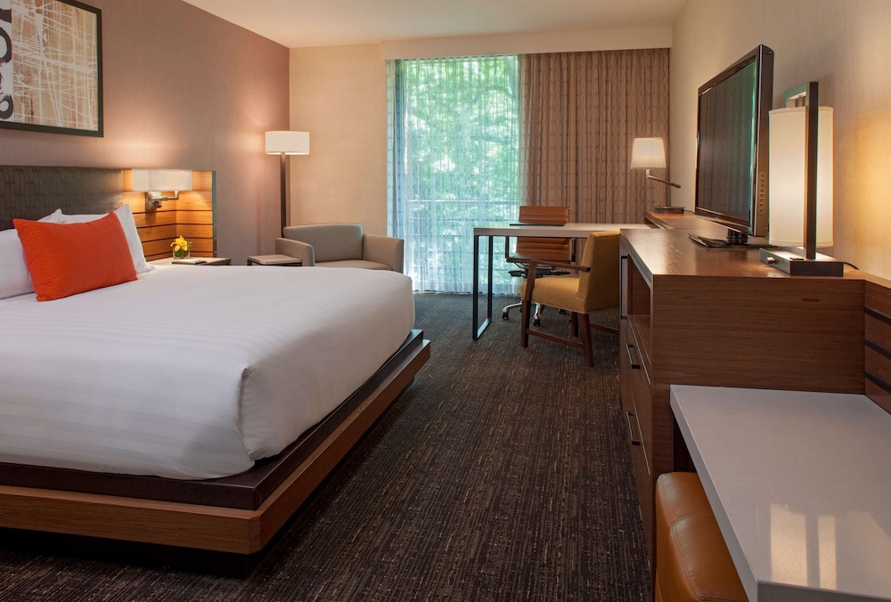 Hyatt Lodge Oak Brook Chicago 24/71