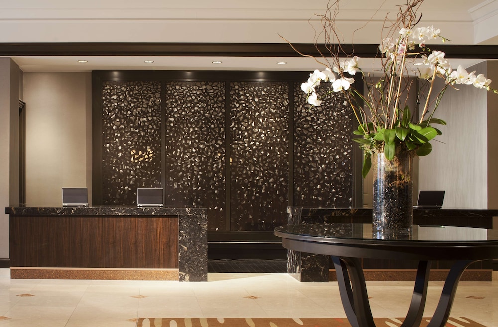 Lobby at Hyatt Regency Long Island, HAUPPAUGE - NY