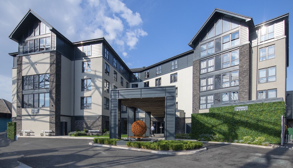 Boulevard Hotel 40/50