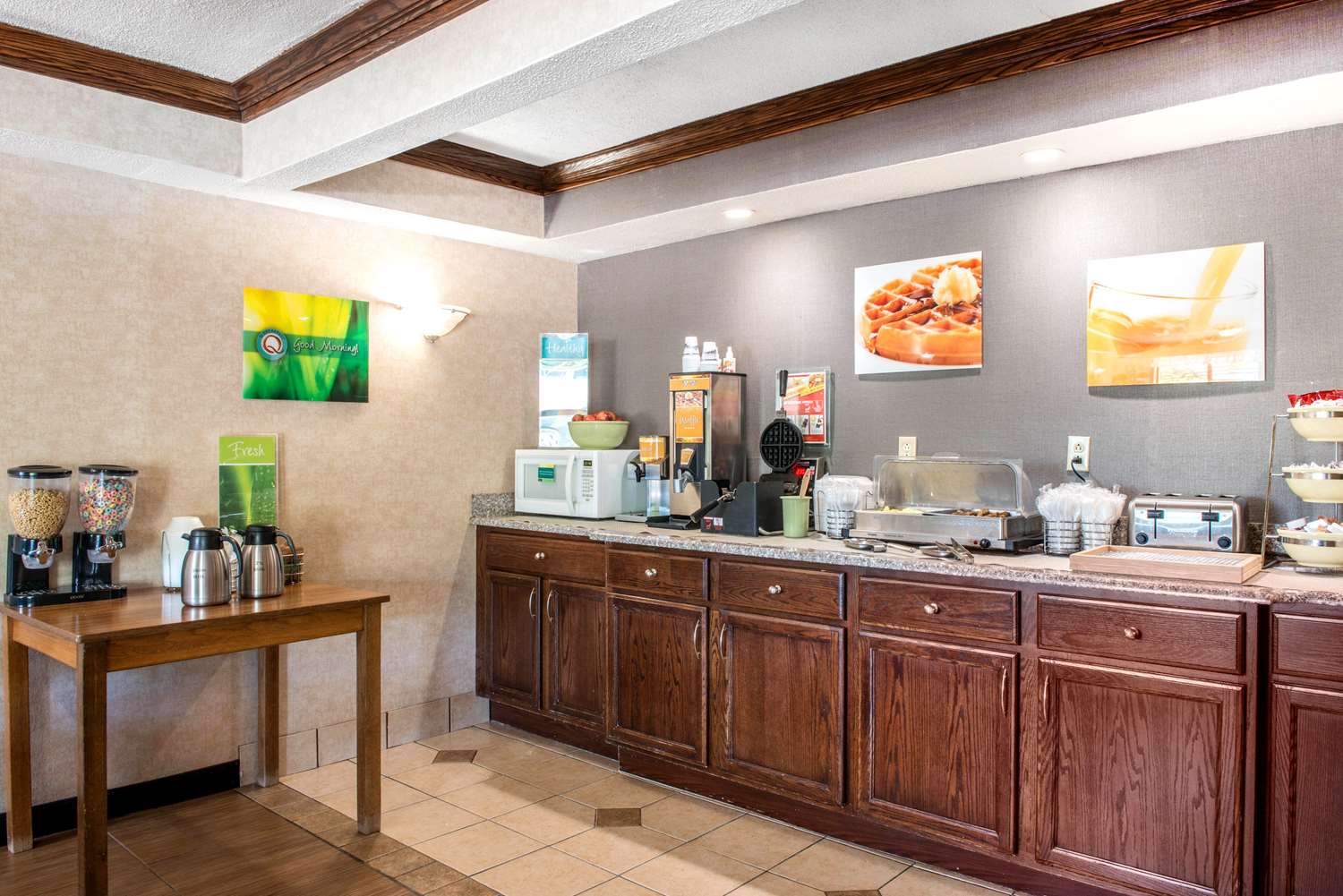 Quality Inn Meadville, PA 25/27