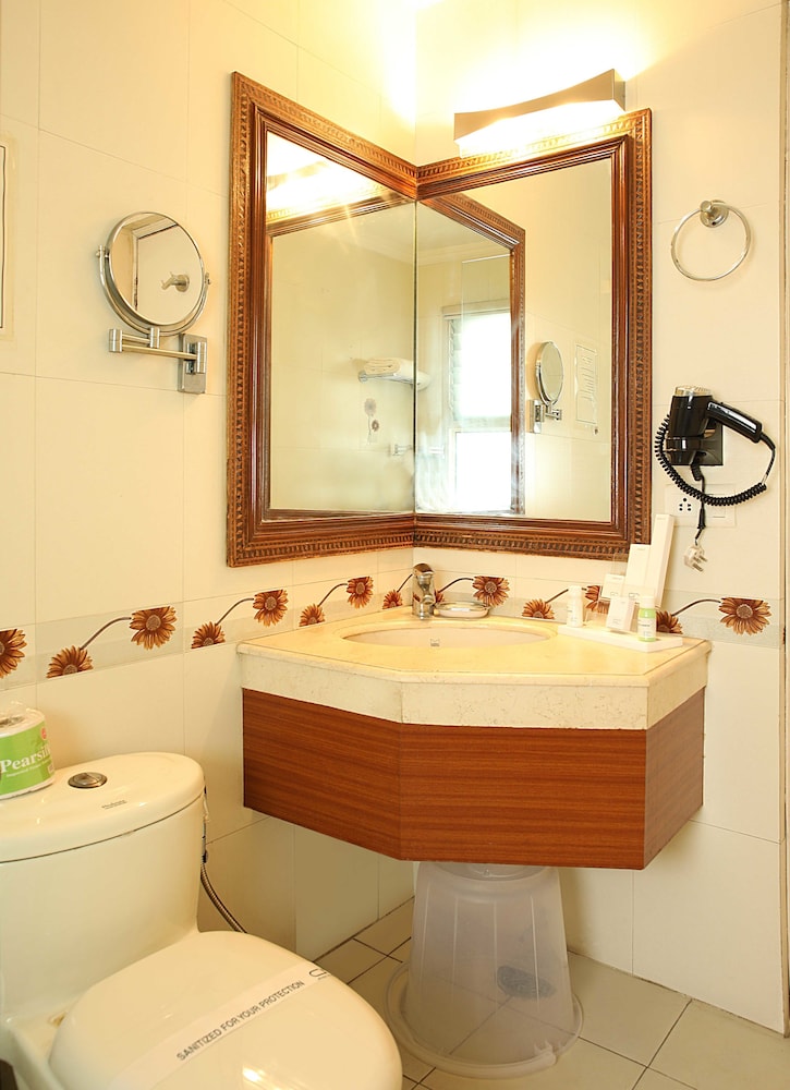 Ahuja Residency Sunder Nagar 49/50