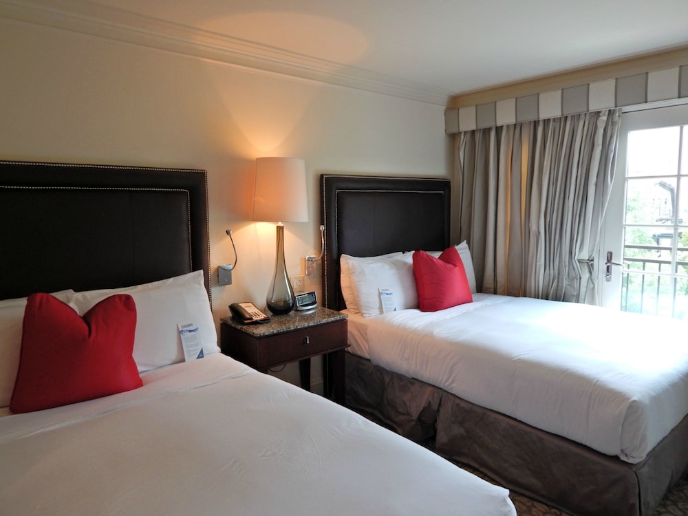 Normandy Hotel 24/69
