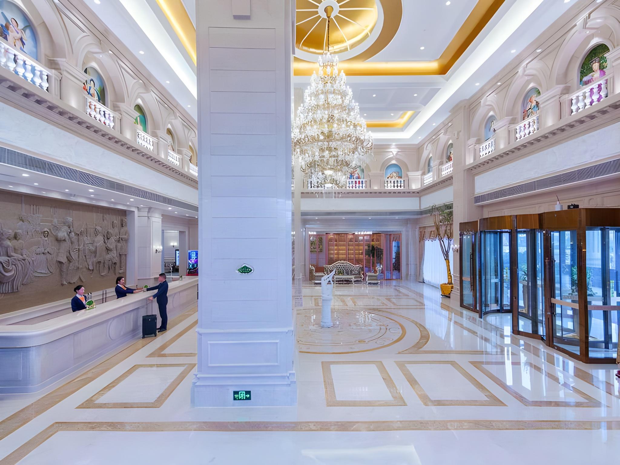 Vienna International Hotel (Huanggang Dongmen Road) 6/37