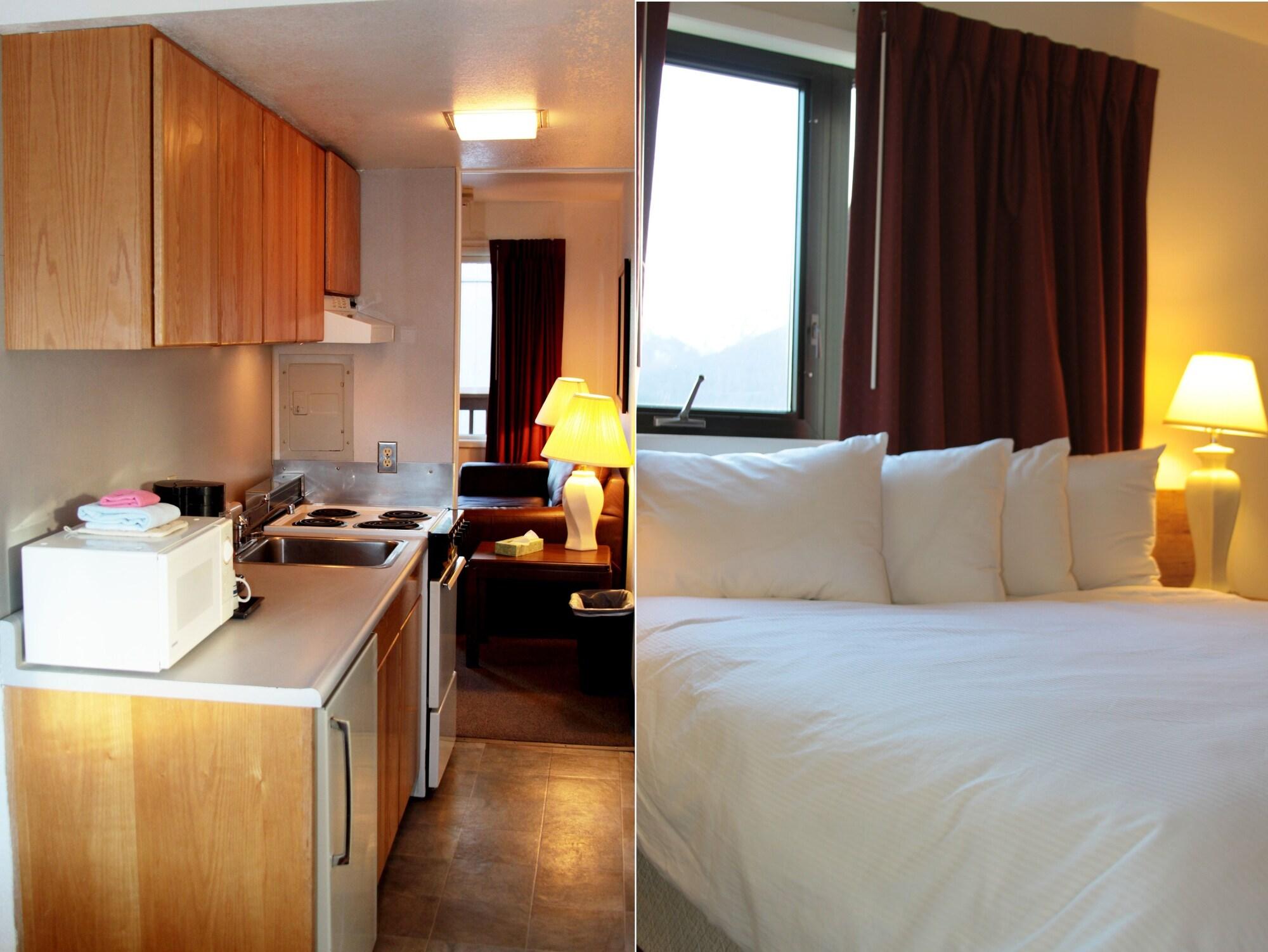 The Driftwood Hotel 9/30