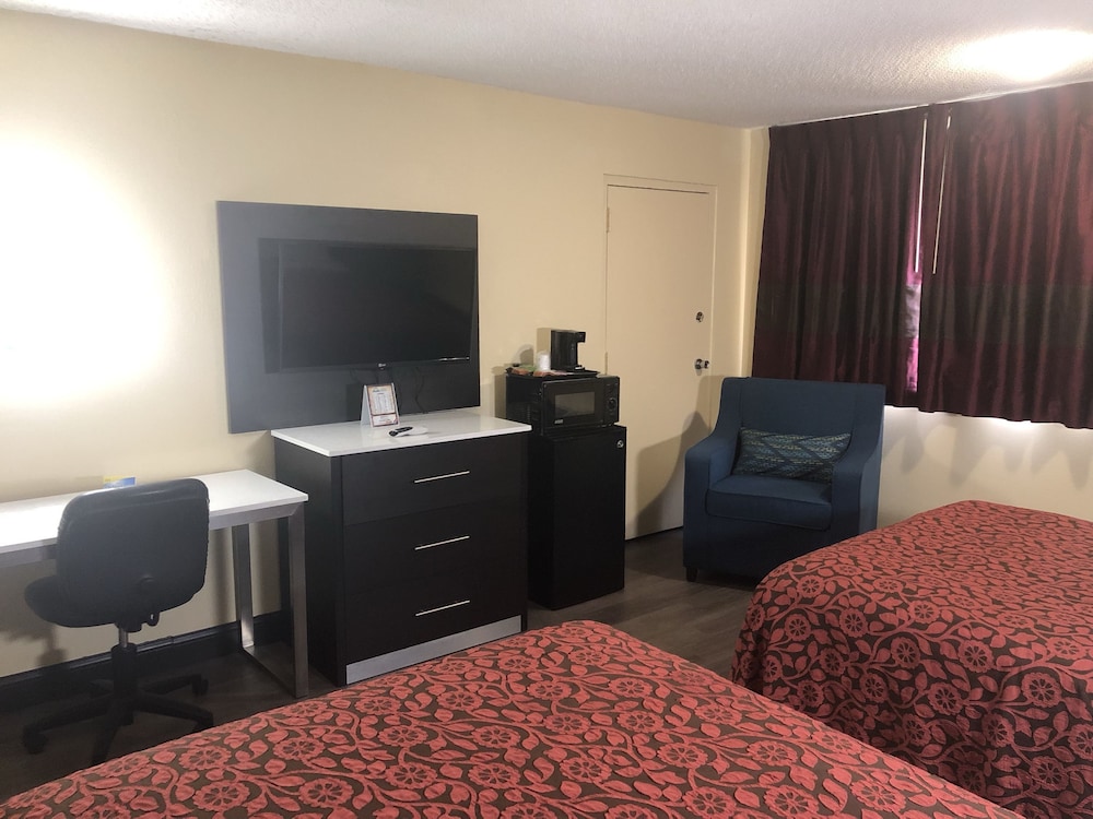Days Inn By Wyndham Grove City Columbus South 7/27