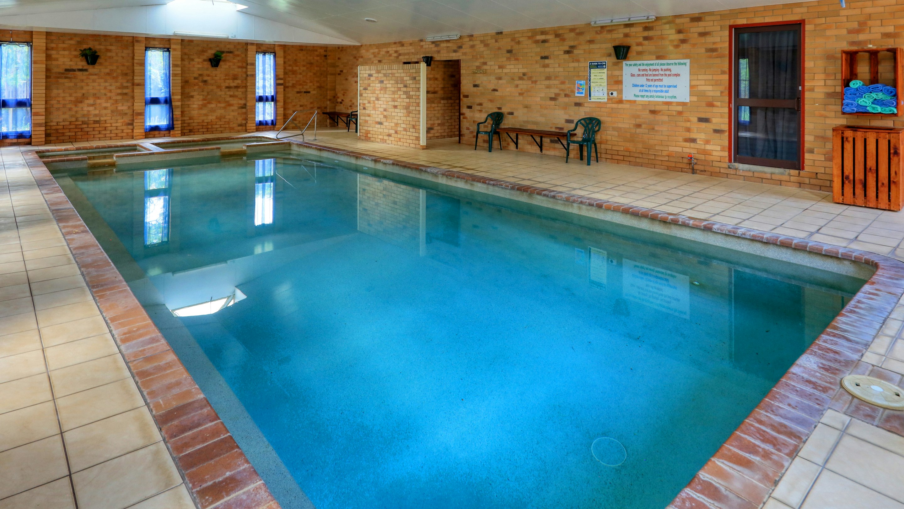 NORTH PARKES MOTEL 26/39