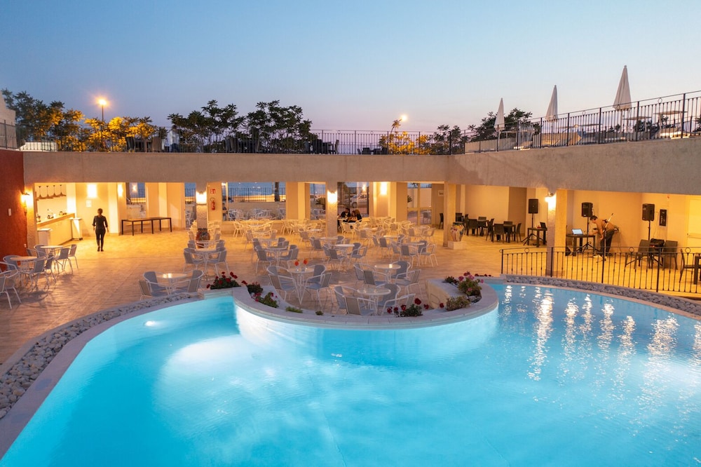 Hopps Hotel 38/41