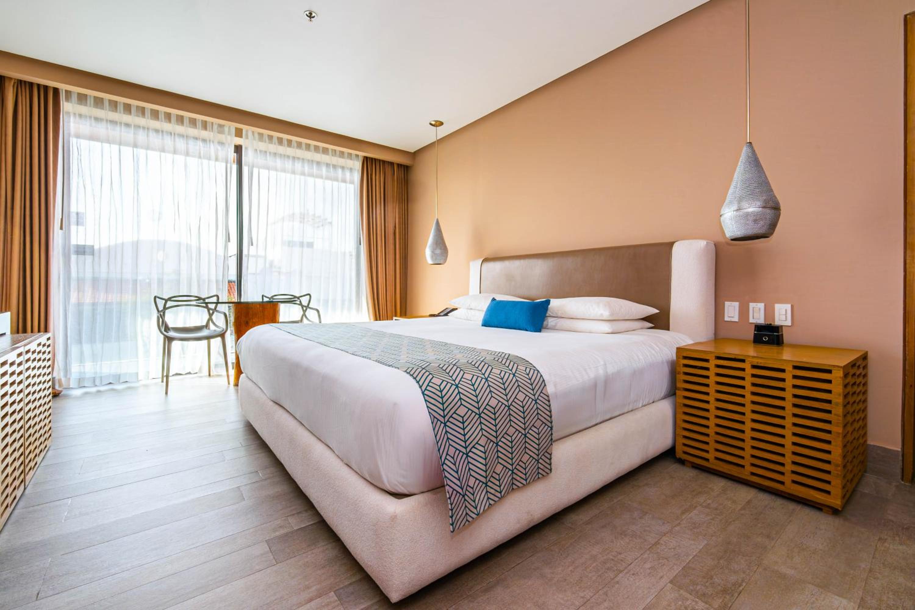 STANDARD, KING BED, ADULT ONLY