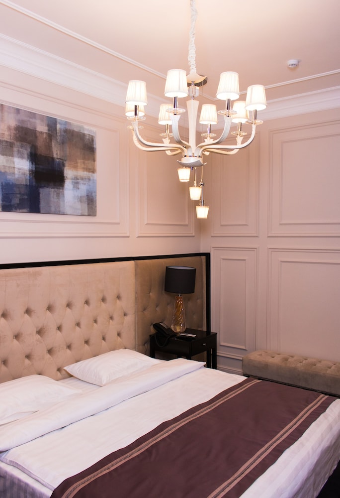 Madison Ave Hotel Bishkek 12/39