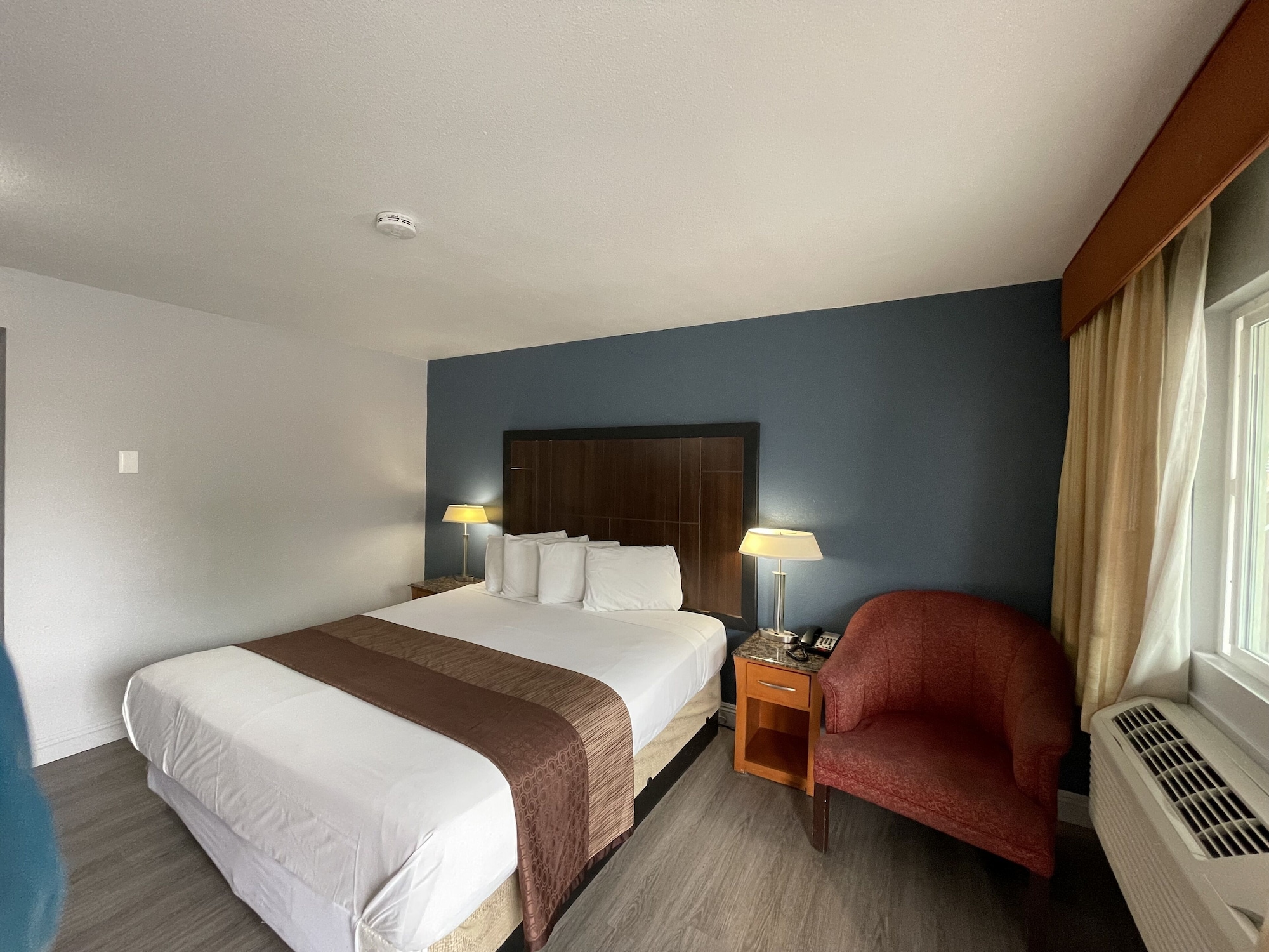 STANDARD, KING BED