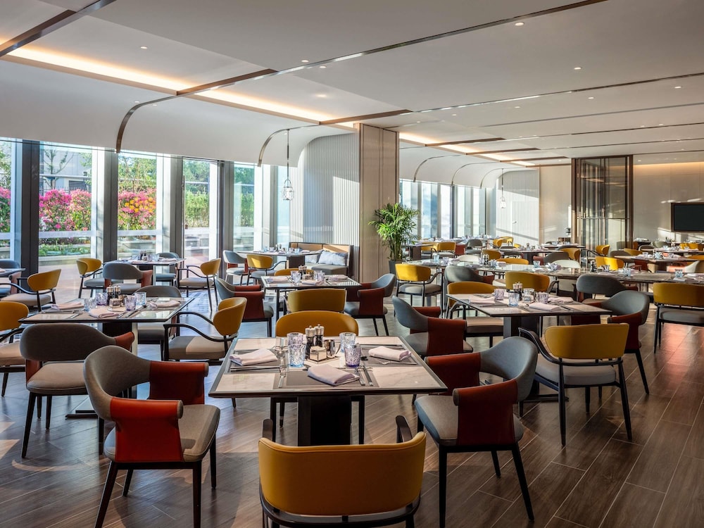 Grand Mercure Yichang Waitan 53/72