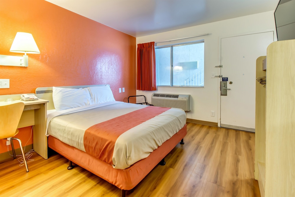 Motel6 Venice, FL 28/63