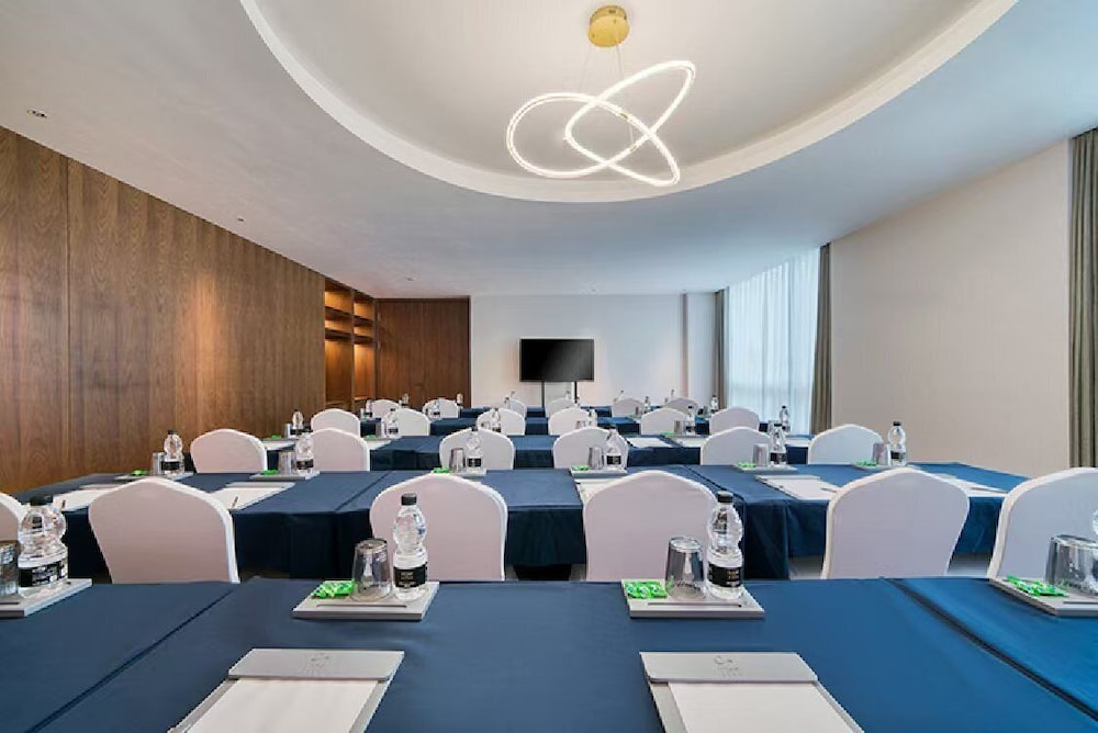 UrCove by Hyatt Hangzhou North Grand Canal 24/32