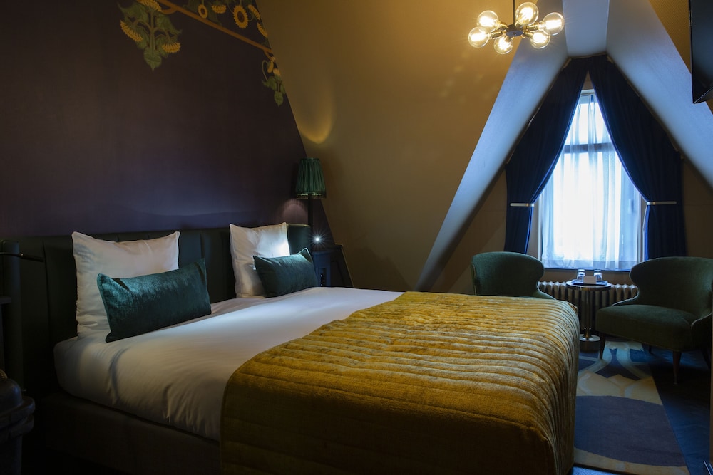 COMFORT, DELUXE, DOUBLE BED
