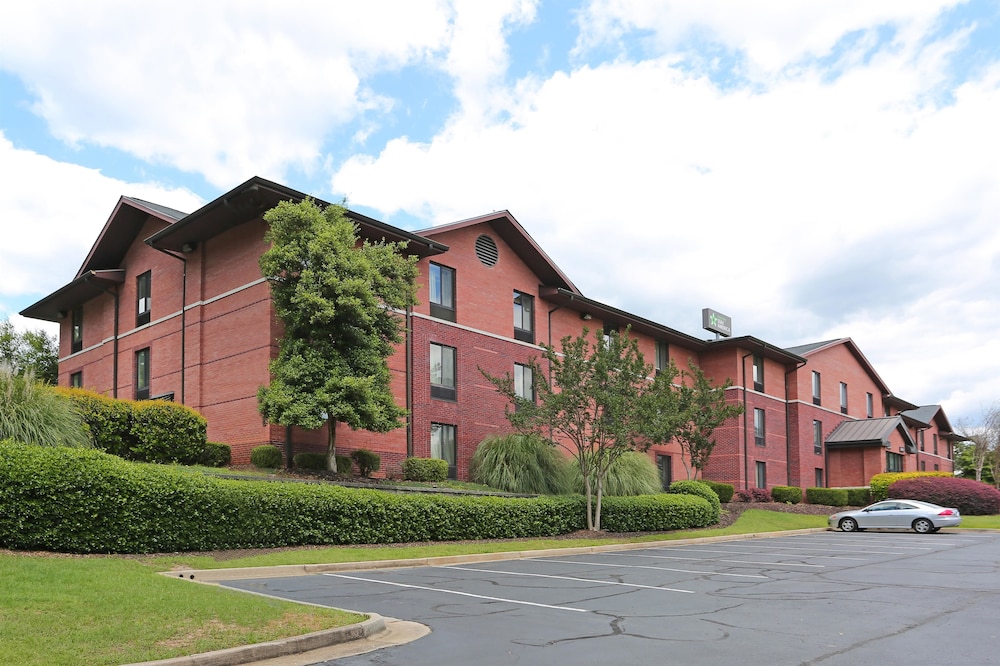 Suburban Studios Macon North 3/60