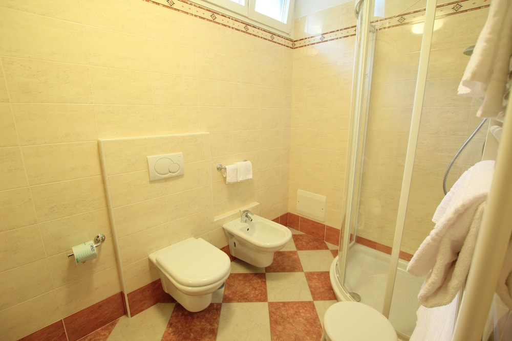 Hotel Regina 27/85