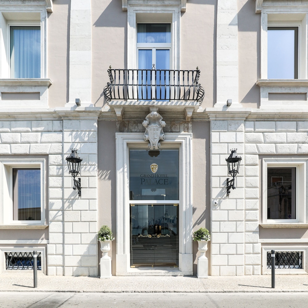 GRAND HOTEL PALACE 1/59