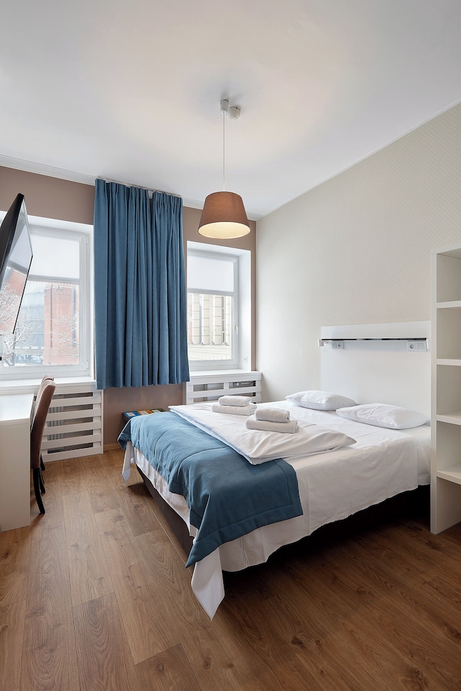 Traffic Hotel 7/50