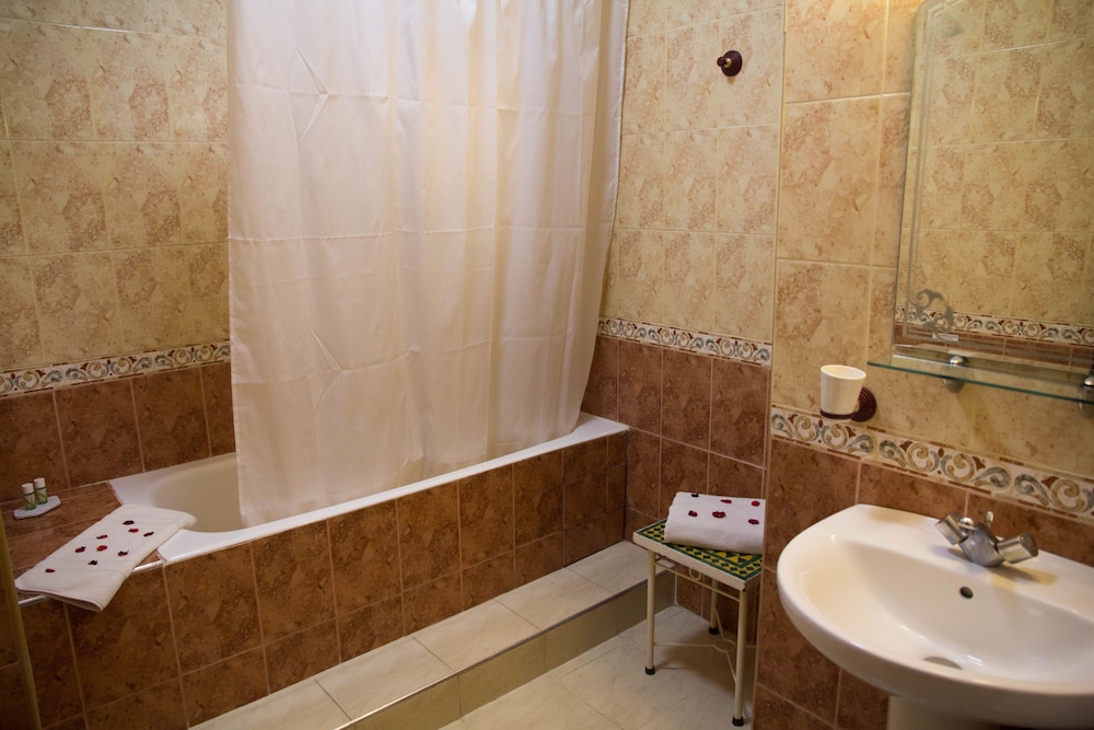 Amani Hotel Suites & Spa 27/85