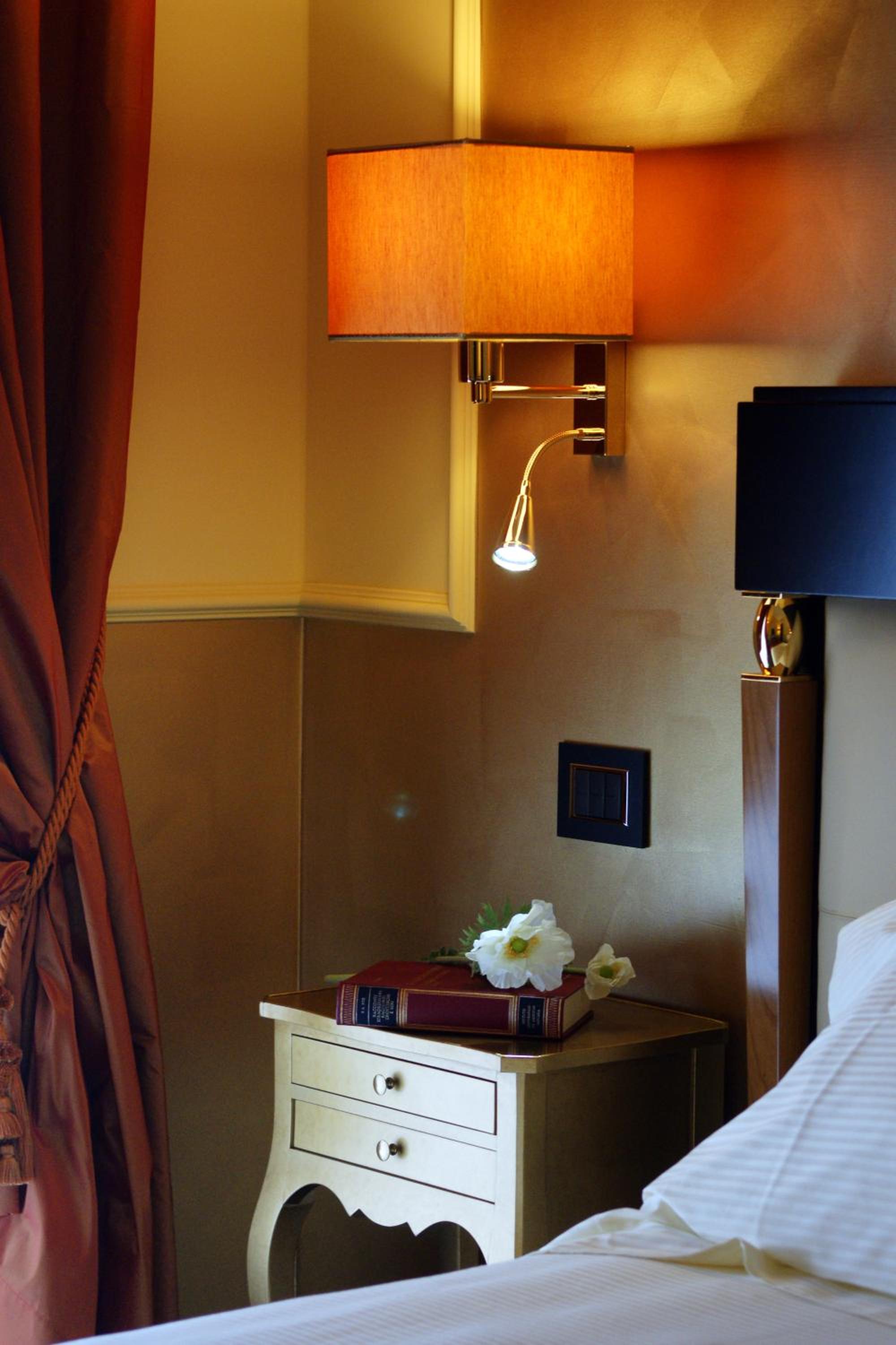 Bram Hotel 49/50