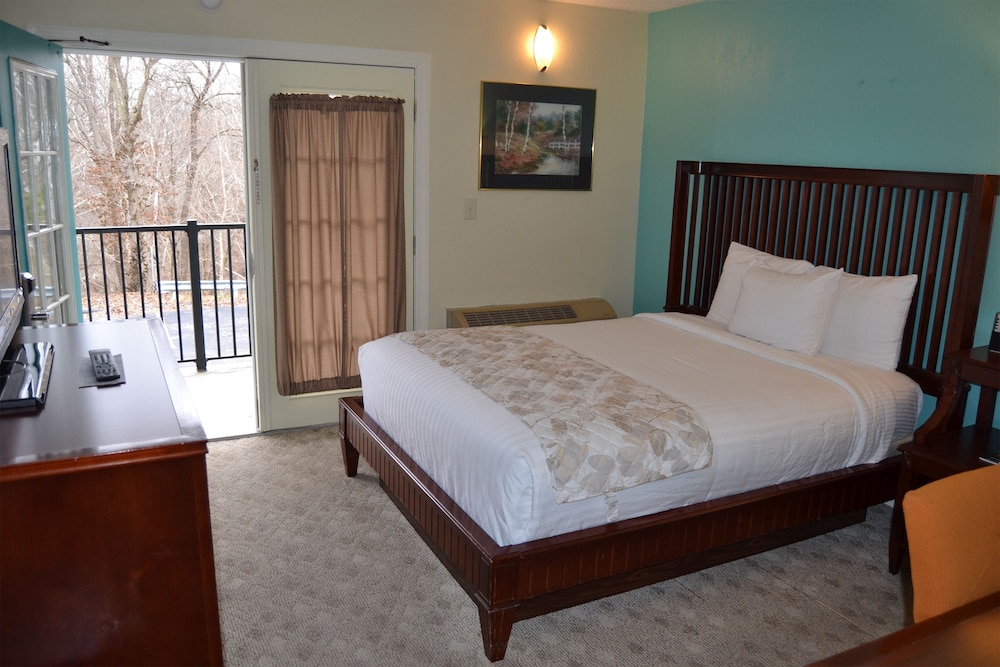 Cascades Inn 13/70
