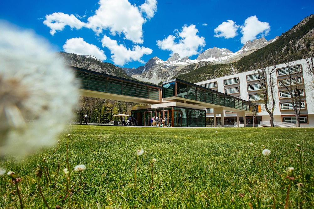 HOTEL BALNEARIO DE PANTICOSA RESORT 36/43