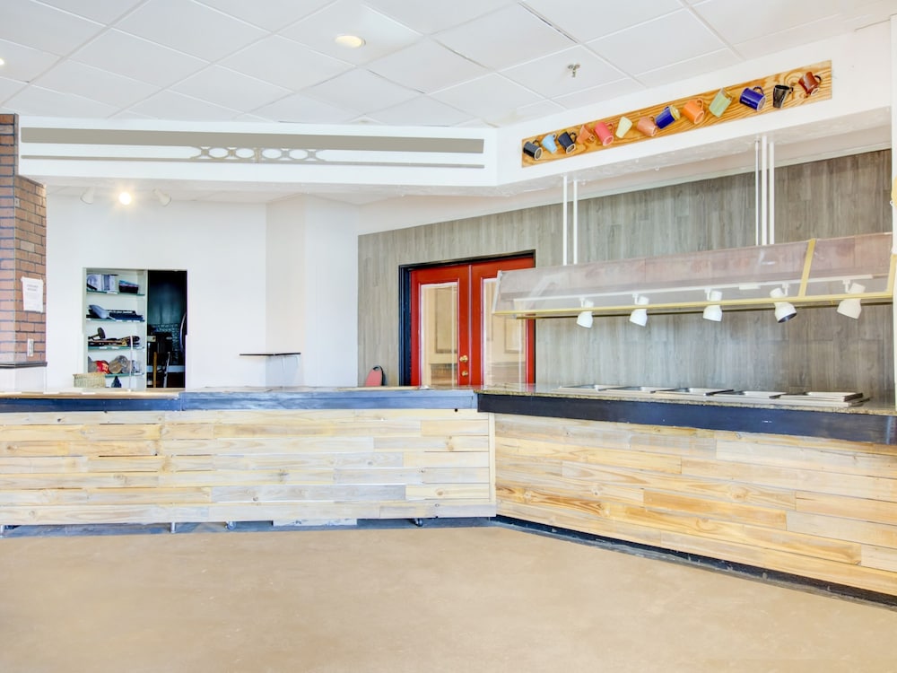 OYO Hotel Dundee By Crystal Lake 6/50