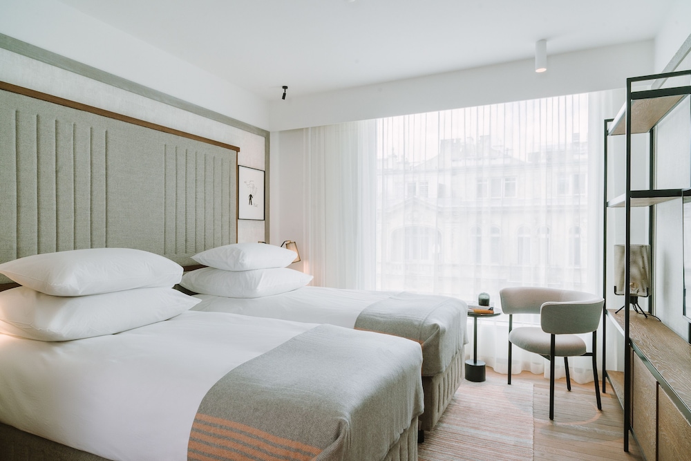 PLUS, CLASSIC, TWIN BEDS