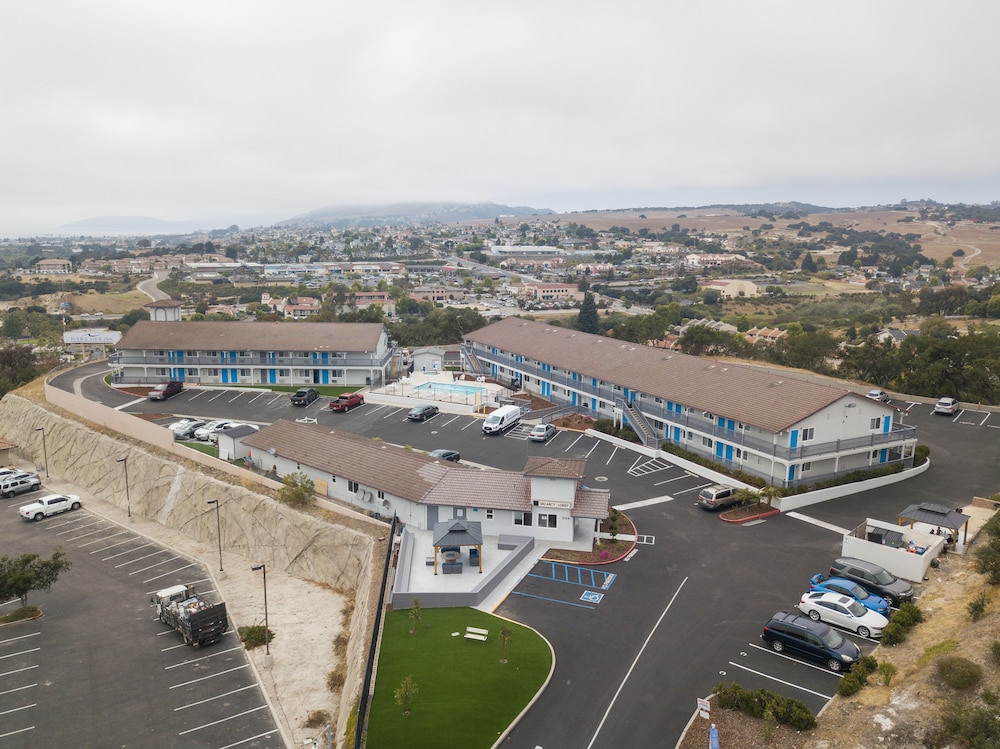 Days Inn by Wyndham Arroyo Grande/Pismo Beach 60/62