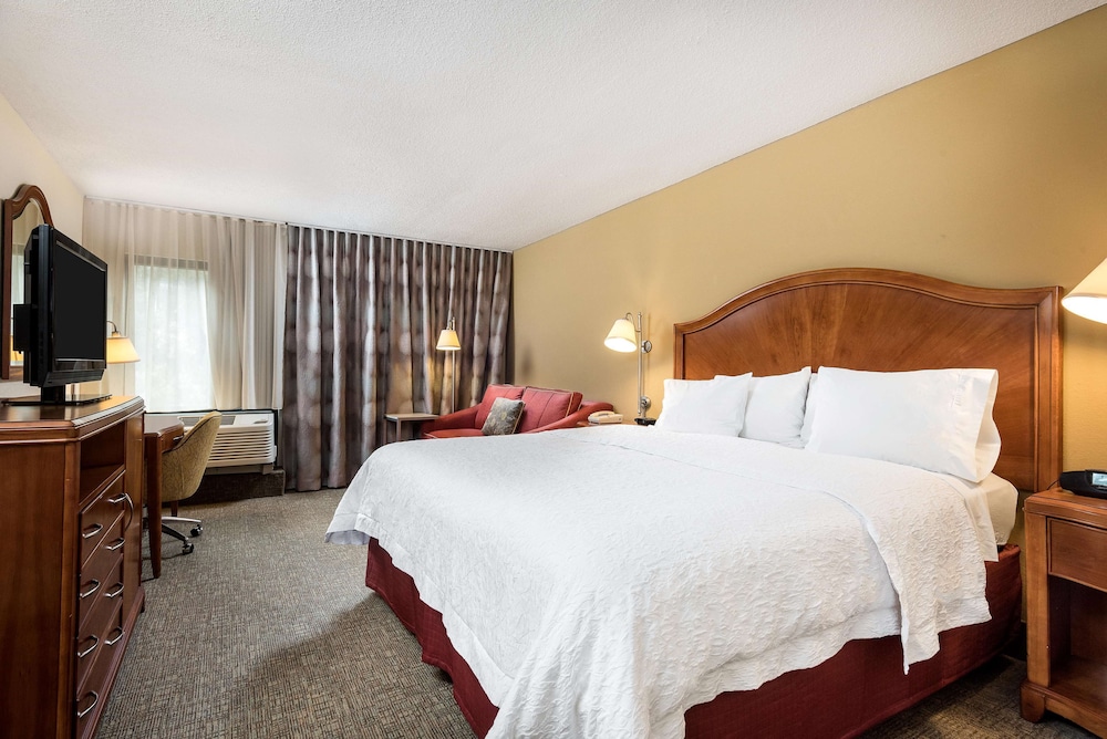 Hampton Inn Roanoke/Hollins - I-81 11/37