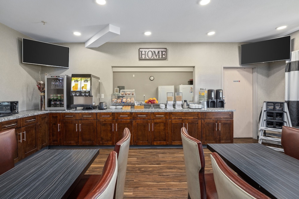 HOME INN EXPRESS MEDICINE HAT 54/72