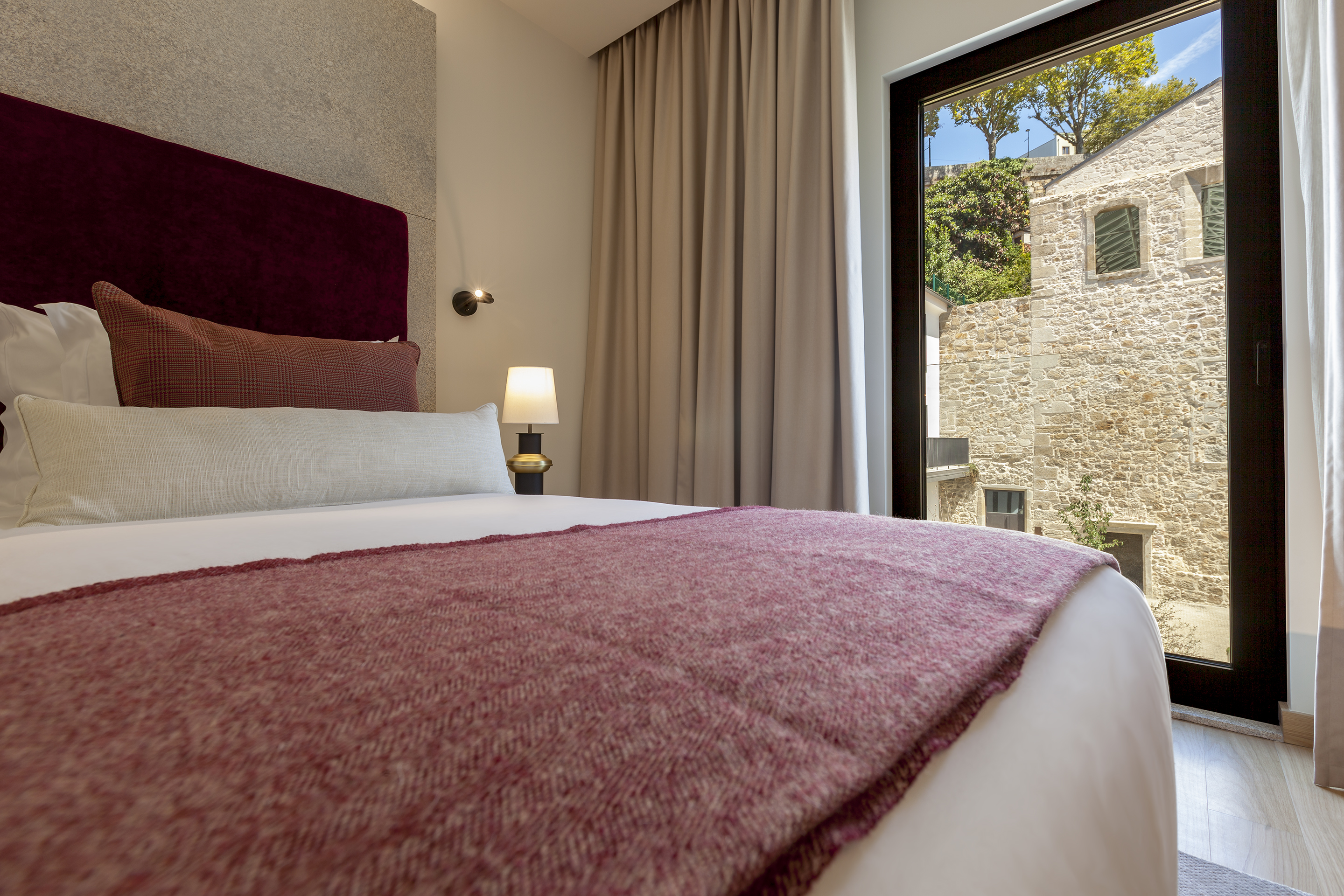 غرفة كلاسيكية بسرير مزدوج بإطلالة على الحديقة، NEYA Porto Hotel 4/6