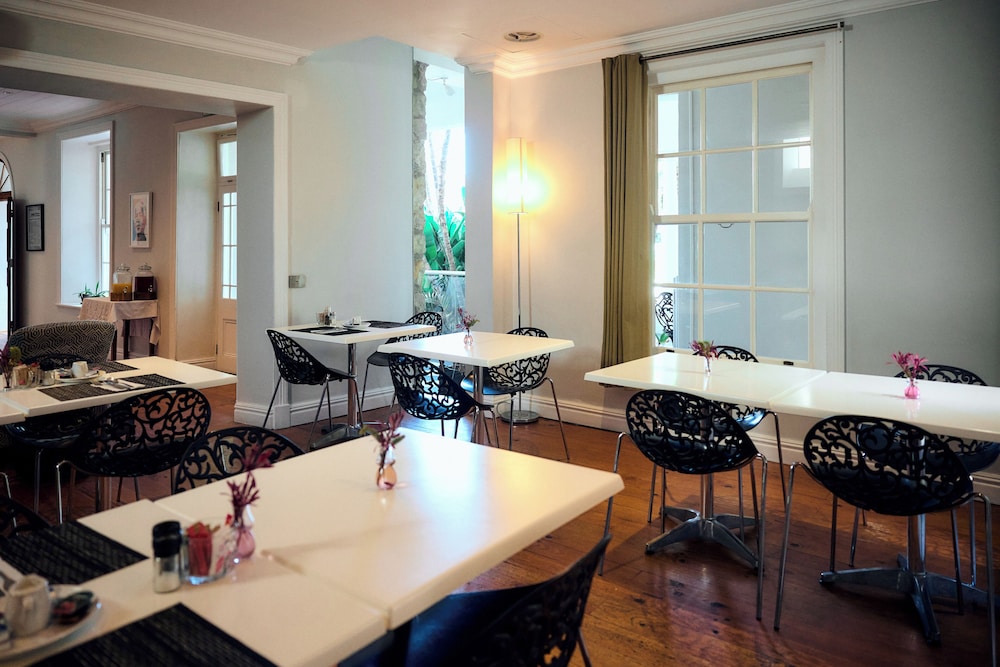 Three Boutique Hotel 65/79