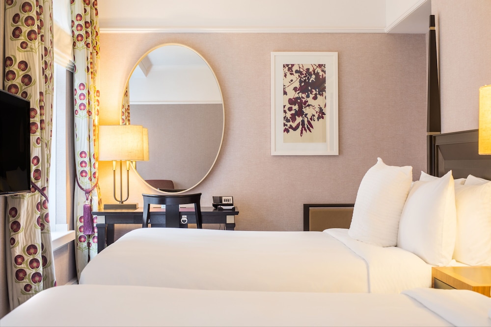 ST ERMINS HOTEL 19/41