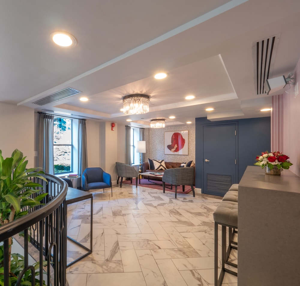 West End Washington Dc Tapestry Collection By Hilton 39/46
