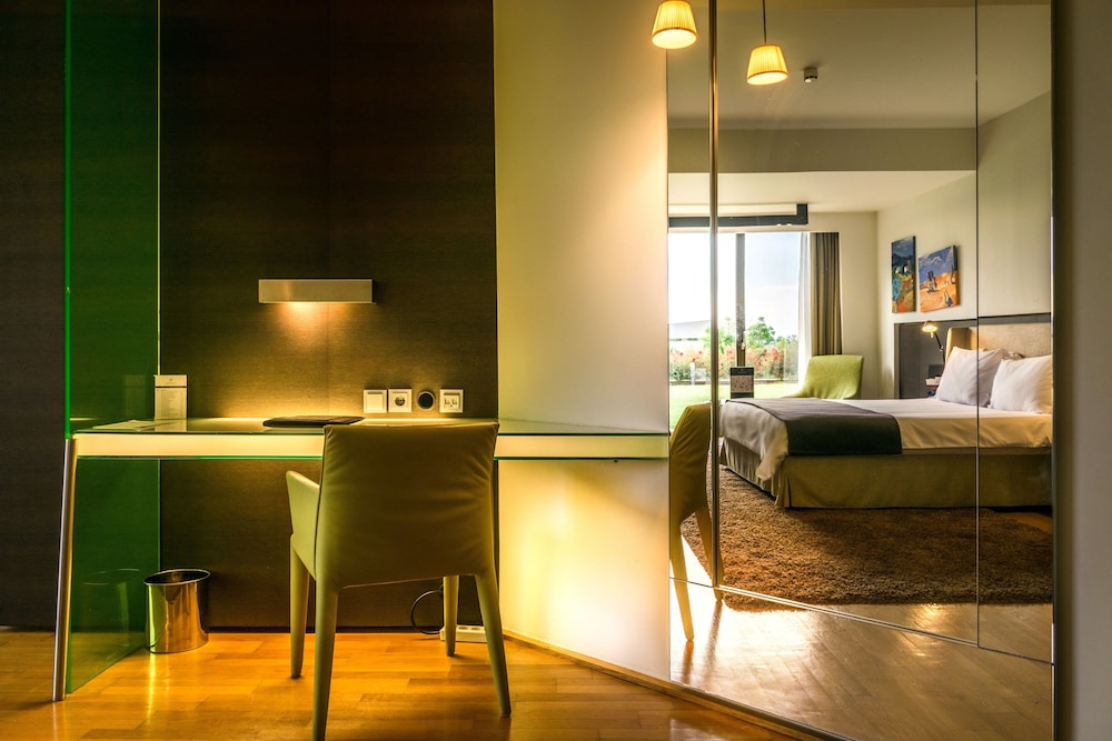 September Thessaloniki Hotel 55/65