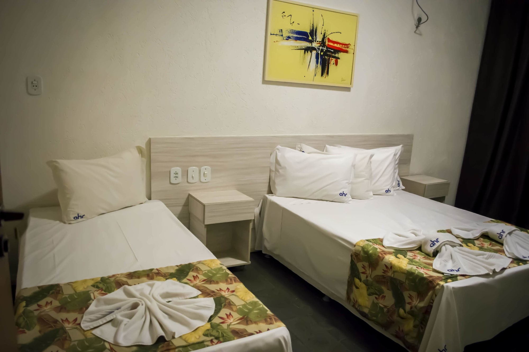 Flat, 2 Double and Twin Beds 5/10