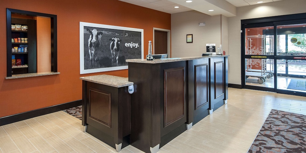 Hampton Inn Suites Seneca Clemson Area Sc 5/74