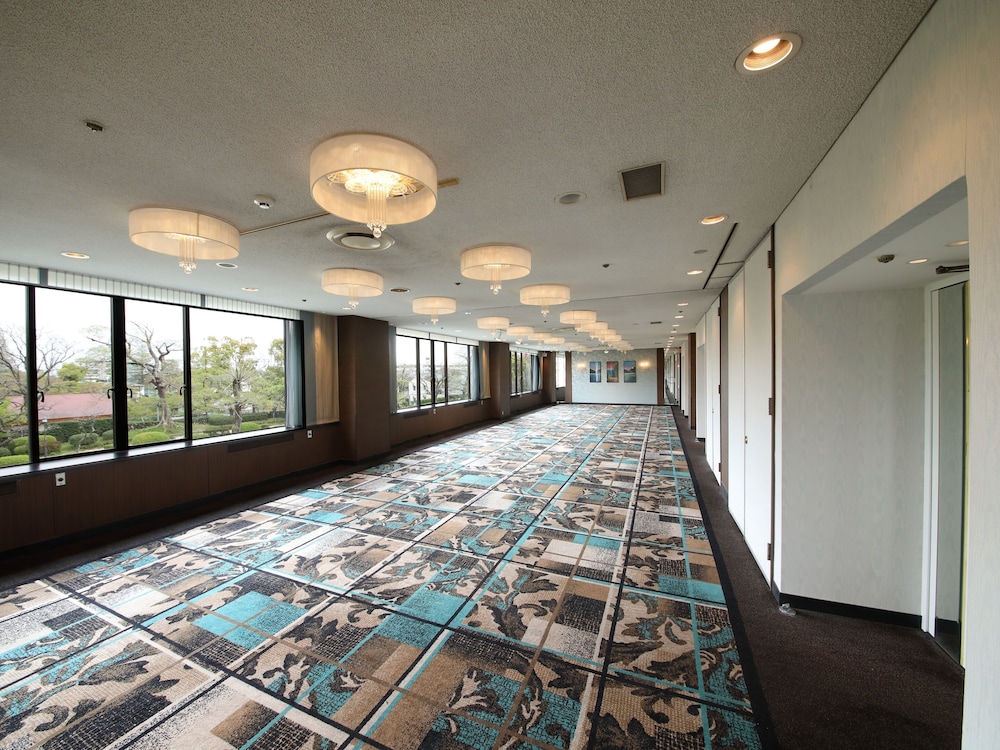 Hotel New Otani Saga 25/50