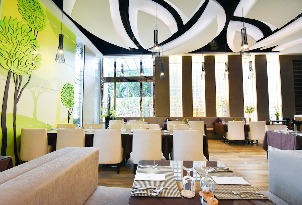 Tsun Huang Hotel 56/62