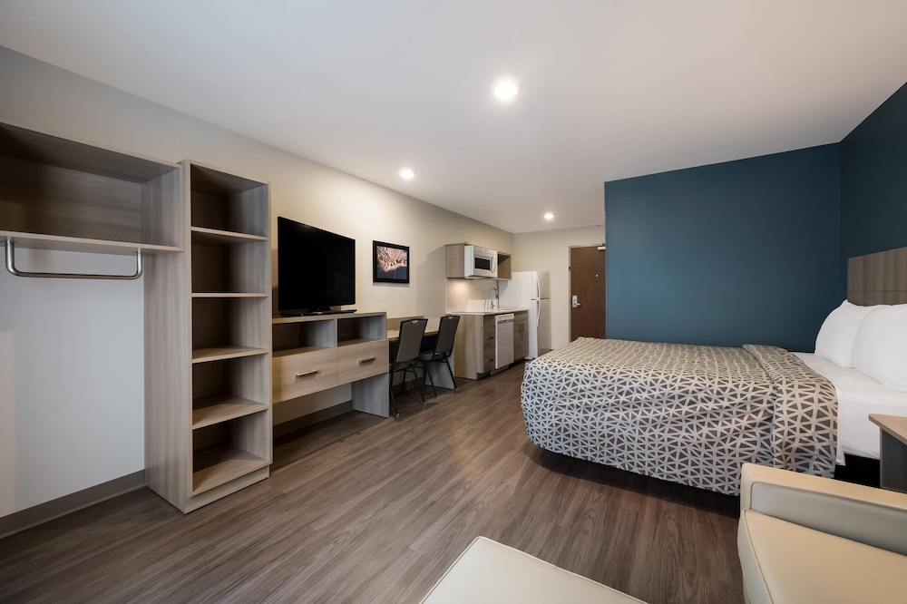 WoodSpring Suites Wixom - Novi 19/47