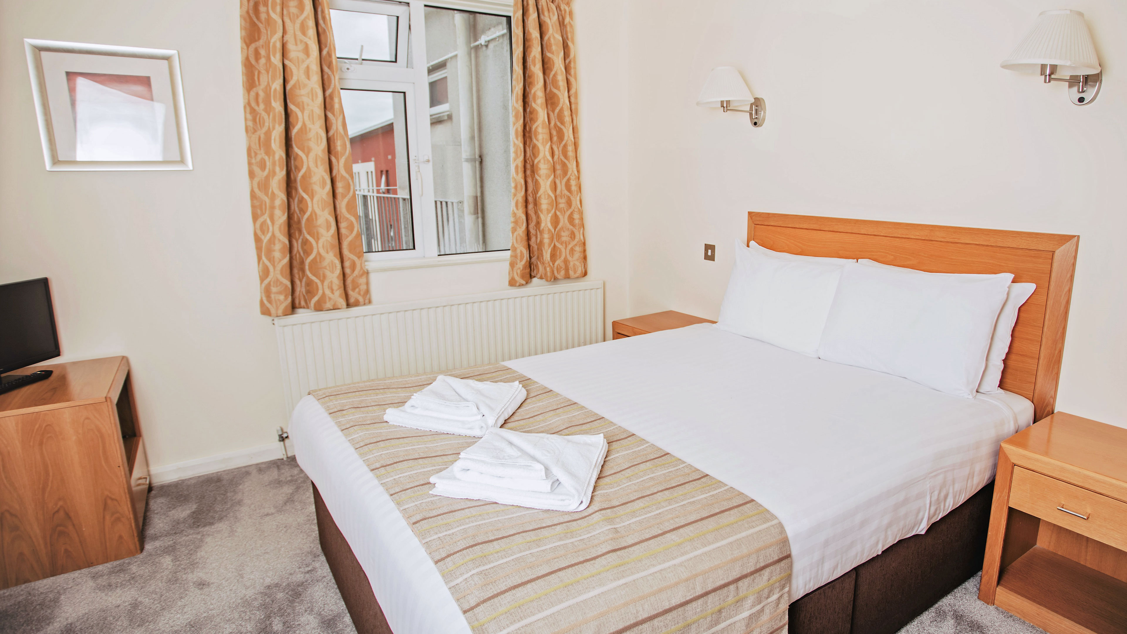 Kilbirnie Hotel 7/33