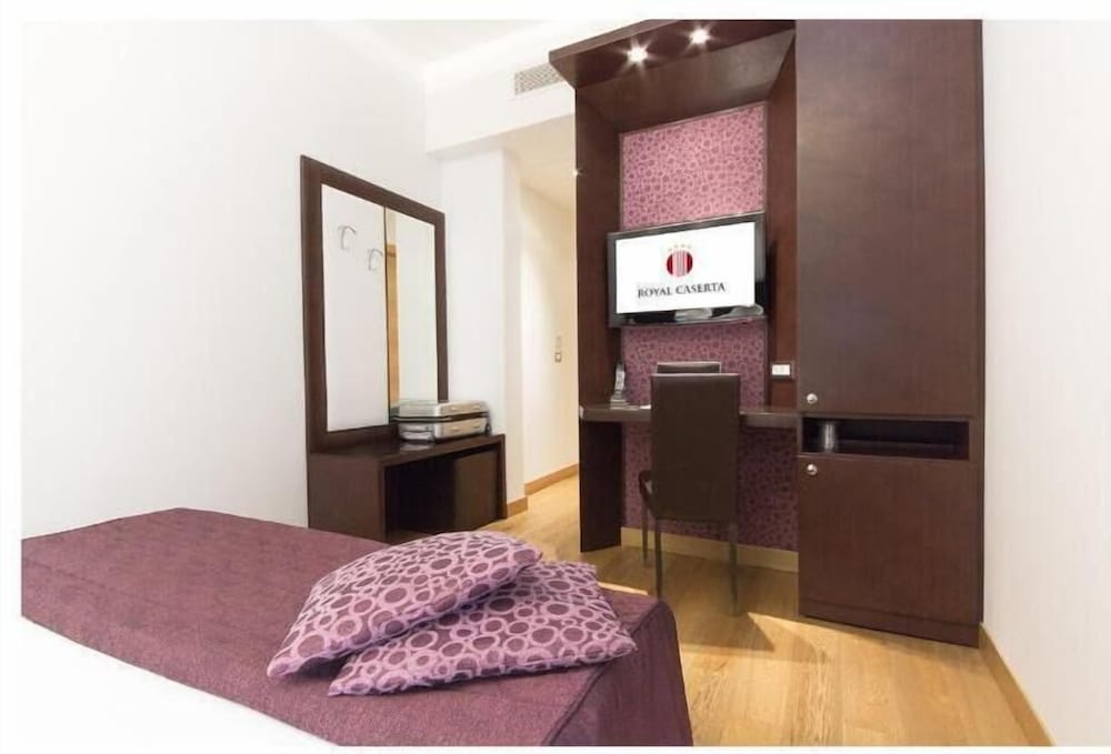 Hotel Royal Caserta 36/50