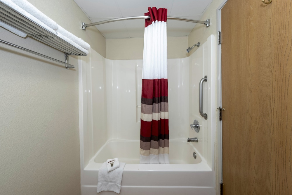 Red Roof Inn St Robert - Ft Leonard Wood 13/54