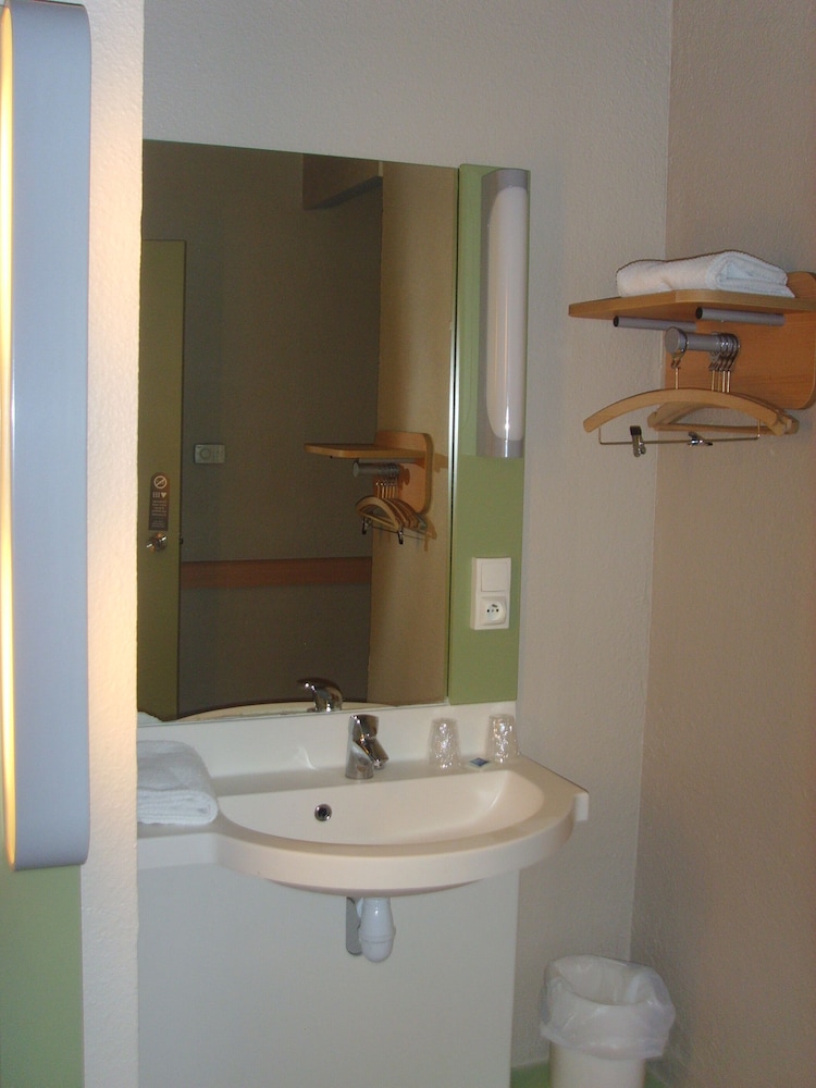 Ibis Budget L Isle Adam 24/24